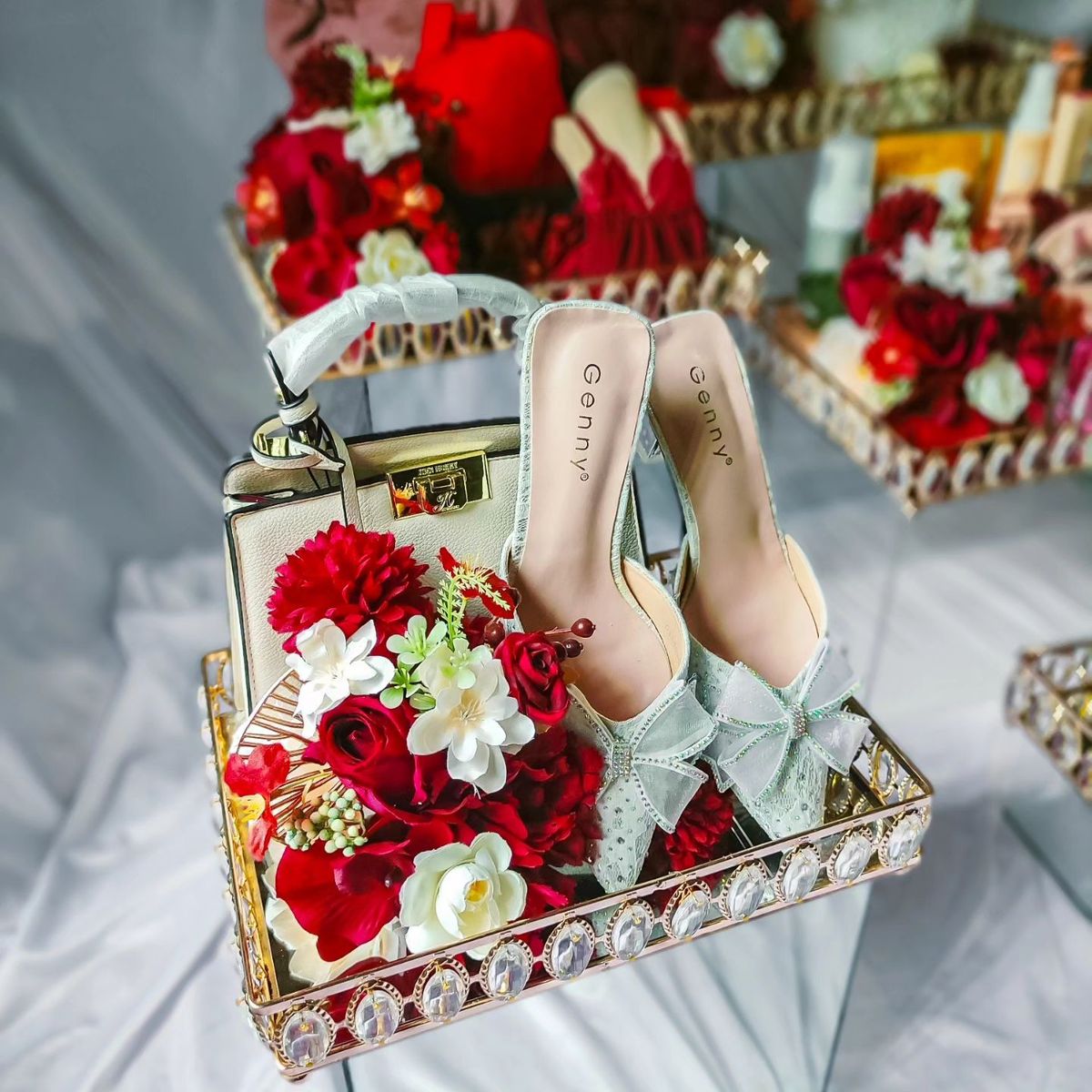 عکس هدیه شب یلدا برای عروس